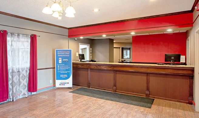 Quality Inn Lobby