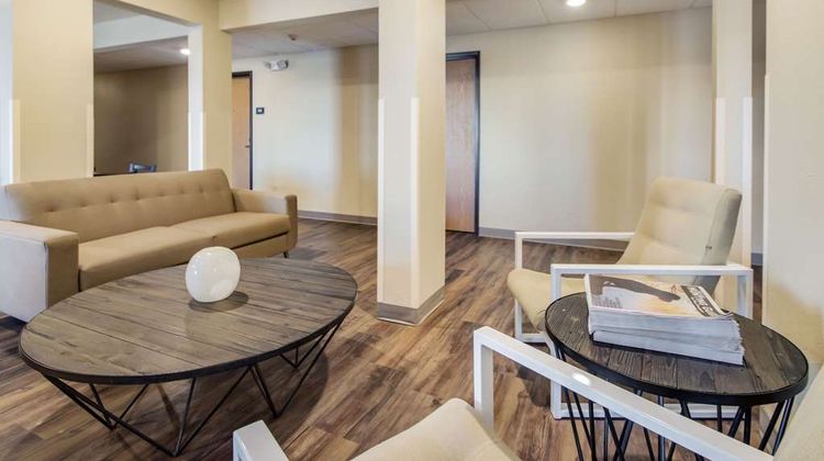 Econo Lodge Burlington Lobby