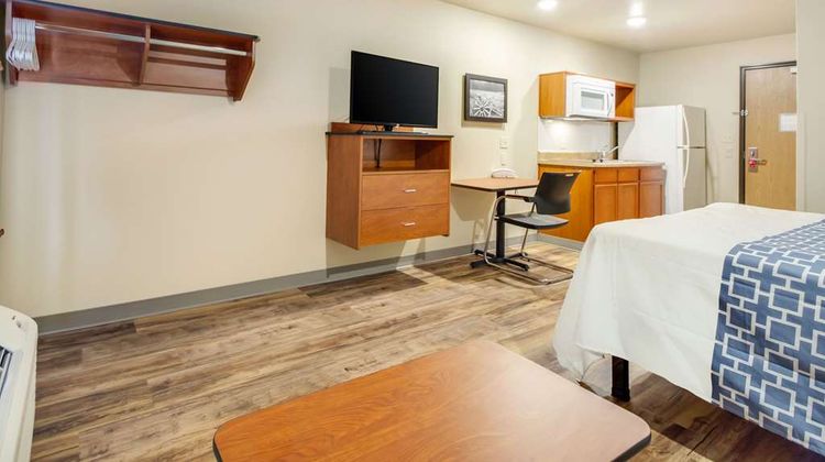 Econo Lodge Burlington Suite