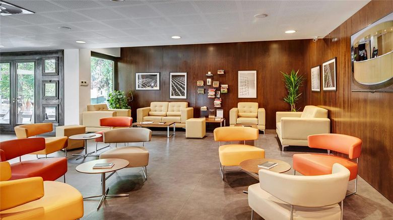 <b>Sercotel Gran Hotel Zurbaran Lobby</b>. Images powered by <a href="https://iceportal.shijigroup.com/" title="IcePortal" target="_blank">IcePortal</a>.