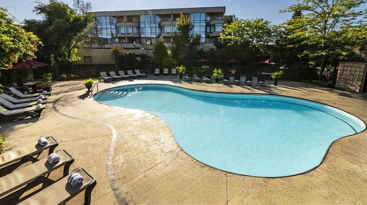 Georgian Bay Hotel & Conference Centre Pool