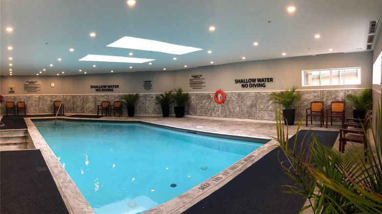 <b>Georgian Bay Hotel & Conference Centre Pool</b>. Images powered by <a href="https://iceportal.shijigroup.com/" title="IcePortal" target="_blank">IcePortal</a>.