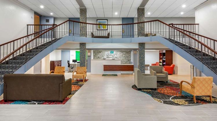 Quality Inn & Suites Lobby