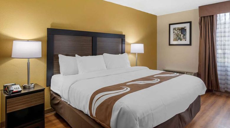 <b>Quality Inn & Suites Room</b>. Images powered by <a href="https://iceportal.shijigroup.com/" title="IcePortal" target="_blank">IcePortal</a>.