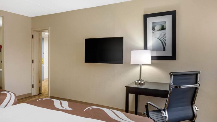 Quality Inn & Suites Suite