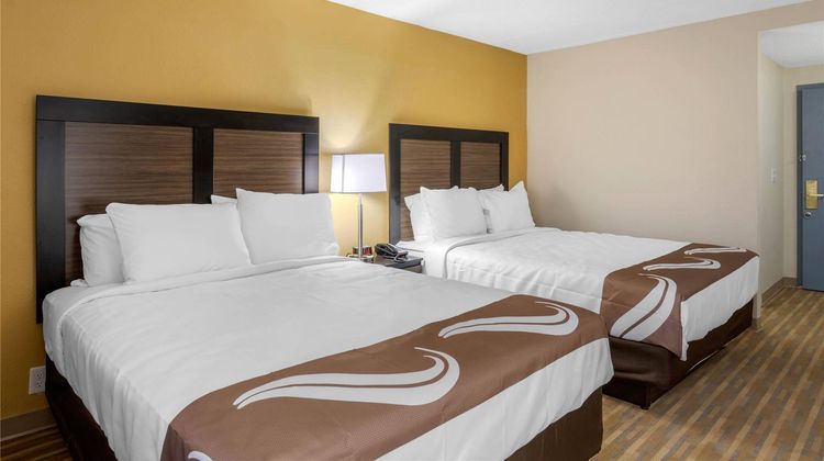 Quality Inn & Suites Suite