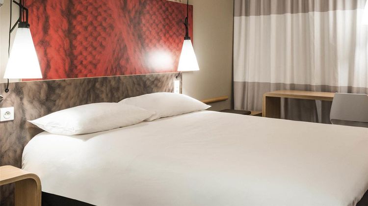 Ibis Apartado Hotel Room