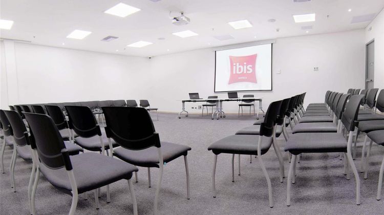 Ibis Apartado Hotel Exterior