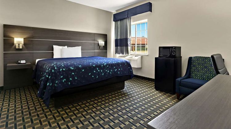 SureStay Plus by Best Western Tulsa East Room