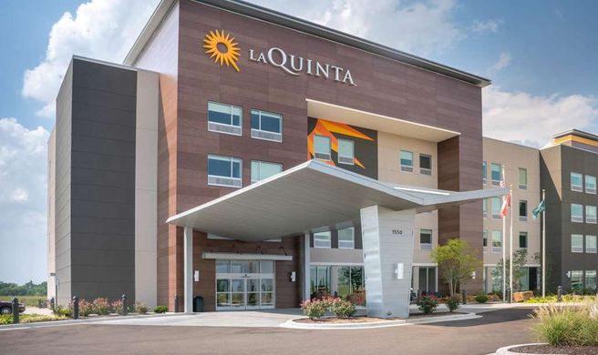 La Quinta Inn & Suites West Memphis Exterior