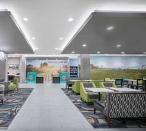La Quinta Inn & Suites West Memphis Lobby