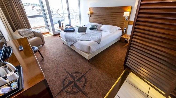 Le Grand Pavois Hotel Room