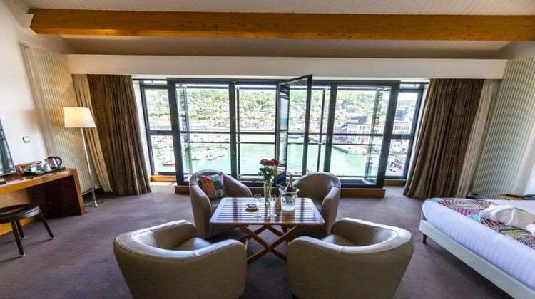 Le Grand Pavois Hotel Room