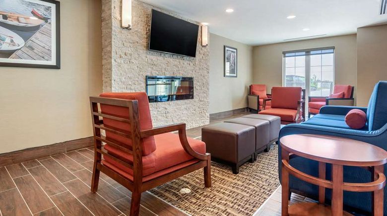 <b>Comfort Inn & Suites Napanee Lobby</b>. Images powered by <a href="https://iceportal.shijigroup.com/" title="IcePortal" target="_blank">IcePortal</a>.