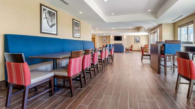 <b>Comfort Inn & Suites Napanee Restaurant</b>. Images powered by <a href="https://iceportal.shijigroup.com/" title="IcePortal" target="_blank">IcePortal</a>.