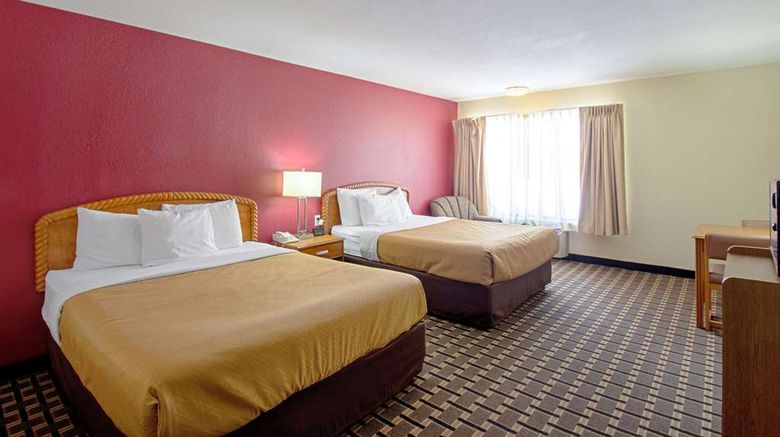 <b>Econo Lodge Inn & Suites Wisconsin Dells Suite</b>. Images powered by <a href="https://iceportal.shijigroup.com/" title="IcePortal" target="_blank">IcePortal</a>.