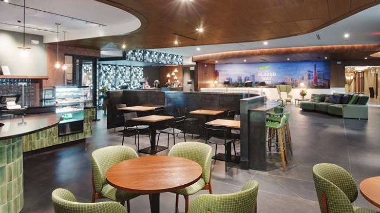 <b>Hilton Birmingham at UAB Lobby</b>. Images powered by <a href="https://iceportal.shijigroup.com/" title="IcePortal" target="_blank">IcePortal</a>.