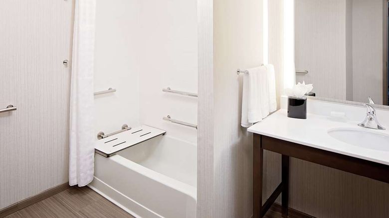 <b>Homewood Suites by Hilton Ronkonkoma Room</b>. Images powered by <a href="https://iceportal.shijigroup.com/" title="IcePortal" target="_blank">IcePortal</a>.