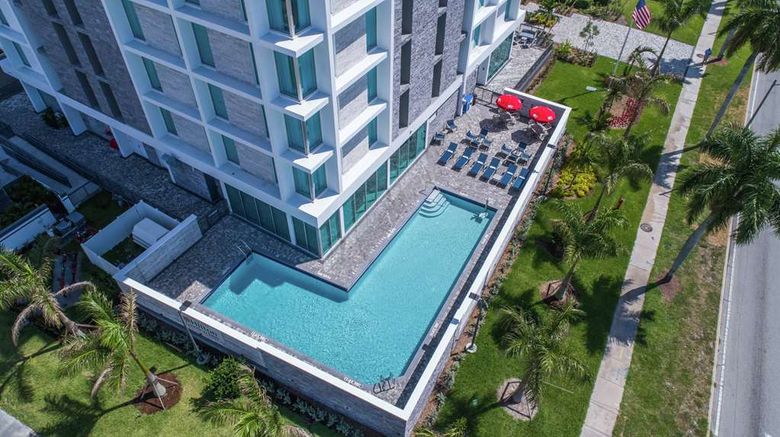 <b>Hilton Garden Inn W Palm Beach I95 Oulet Pool</b>. Images powered by <a href="https://iceportal.shijigroup.com/" title="IcePortal" target="_blank">IcePortal</a>.