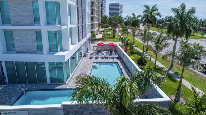 <b>Hilton Garden Inn W Palm Beach I95 Oulet Pool</b>. Images powered by <a href="https://iceportal.shijigroup.com/" title="IcePortal" target="_blank">IcePortal</a>.