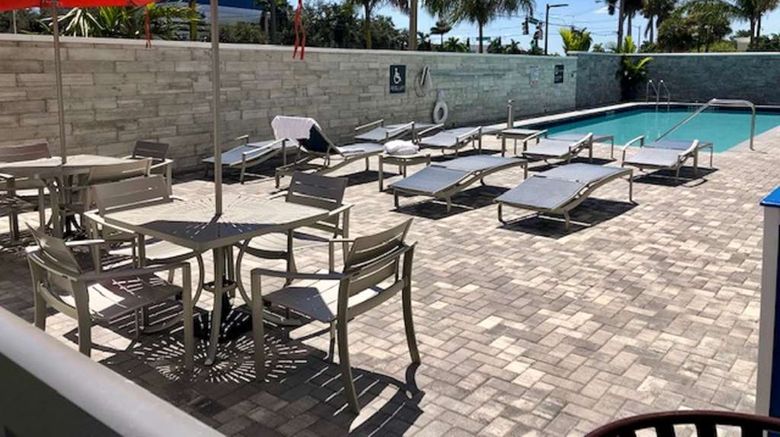 <b>Hilton Garden Inn W Palm Beach I95 Oulet Pool</b>. Images powered by <a href="https://iceportal.shijigroup.com/" title="IcePortal" target="_blank">IcePortal</a>.