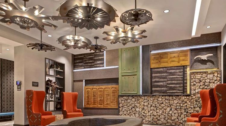 Hampton Inn & Suites Riverwalk Lobby