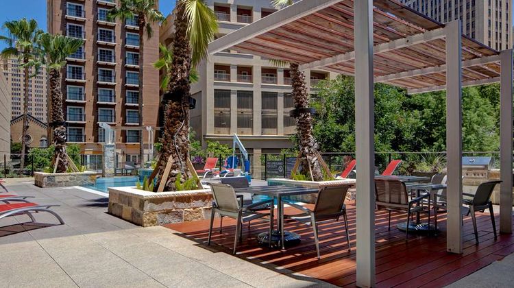 Hampton Inn & Suites Riverwalk Pool