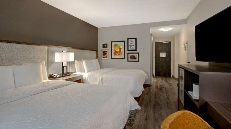 Hampton Inn & Suites Riverwalk Room