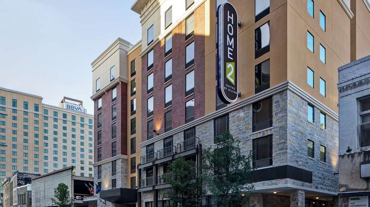 Hampton Inn & Suites Riverwalk Exterior