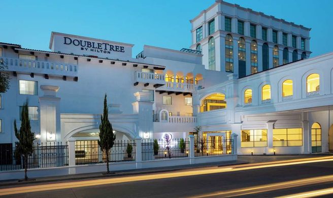 DoubleTree by Hilton Toluca Exterior