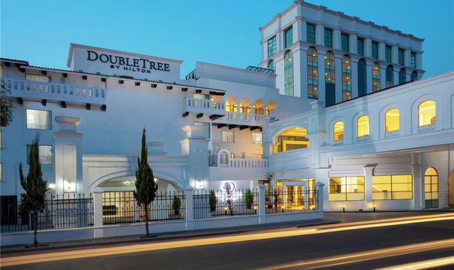 DoubleTree by Hilton Toluca Exterior