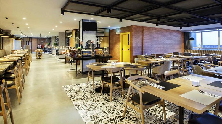 Ibis Styles Bekasi Jatibening Restaurant