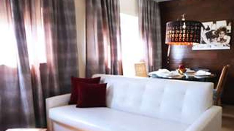 <b>Metropole Hotel Room</b>. Images powered by <a href="https://iceportal.shijigroup.com/" title="IcePortal" target="_blank">IcePortal</a>.