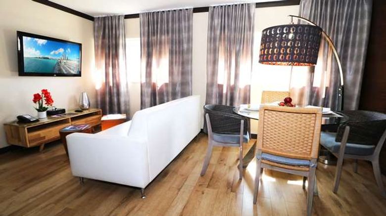 <b>Metropole Hotel Room</b>. Images powered by <a href="https://iceportal.shijigroup.com/" title="IcePortal" target="_blank">IcePortal</a>.