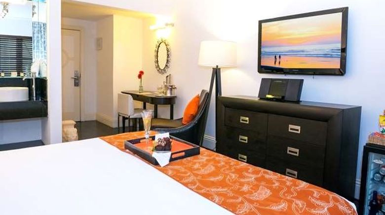 <b>Riviera South Beach Room</b>. Images powered by <a href="https://iceportal.shijigroup.com/" title="IcePortal" target="_blank">IcePortal</a>.