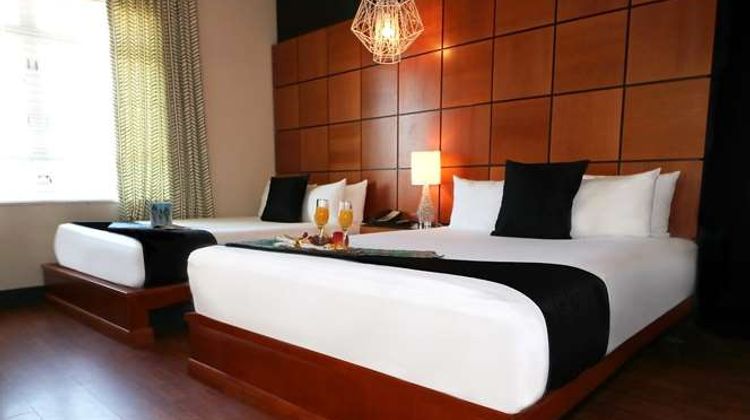 The Chesterfield Hotel & Suites Room