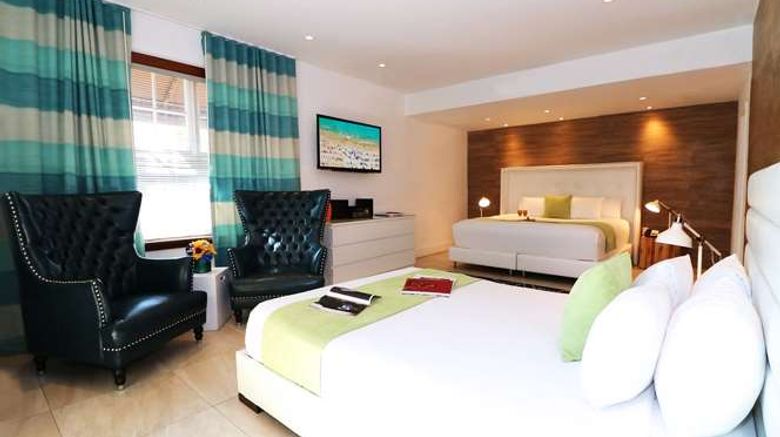 <b>The Chesterfield Hotel & Suites Room</b>. Images powered by <a href="https://iceportal.shijigroup.com/" title="IcePortal" target="_blank">IcePortal</a>.