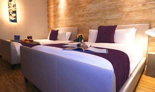 Shelley Hotel Room