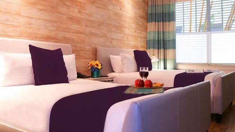 <b>Shelley Hotel Room</b>. Images powered by <a href="https://iceportal.shijigroup.com/" title="IcePortal" target="_blank">IcePortal</a>.