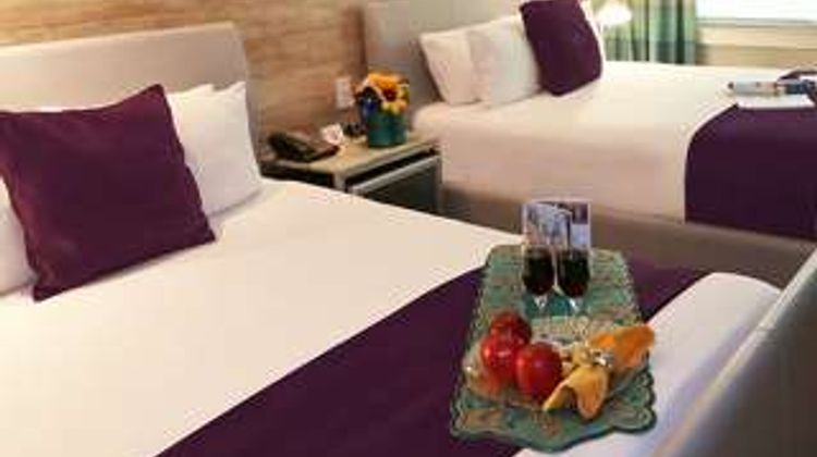 Shelley Hotel Room