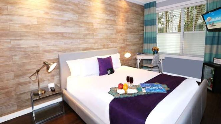 Shelley Hotel Room