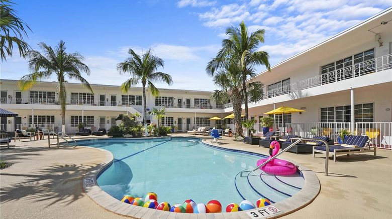 <b>Tradewinds Apartment Hotel Pool</b>. Images powered by <a href="https://iceportal.shijigroup.com/" title="IcePortal" target="_blank">IcePortal</a>.