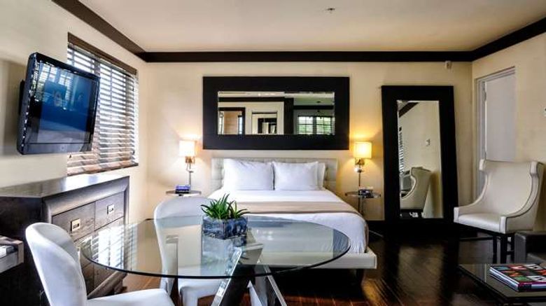 <b>Lincoln Arms Suites Suite</b>. Images powered by <a href="https://iceportal.shijigroup.com/" title="IcePortal" target="_blank">IcePortal</a>.
