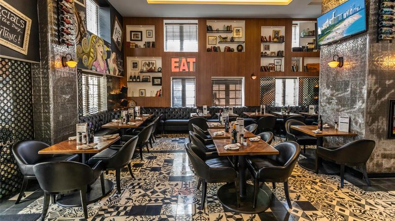 <b>Hotel Croydon Miami Beach Restaurant</b>. Images powered by <a href="https://iceportal.shijigroup.com/" title="IcePortal" target="_blank">IcePortal</a>.
