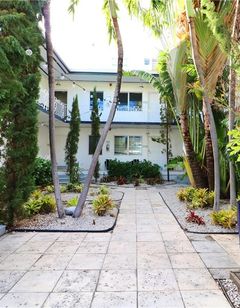 Beachside Apartment Hotel