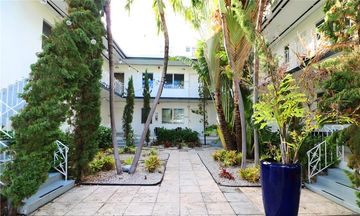 Beachside Apartment Hotel