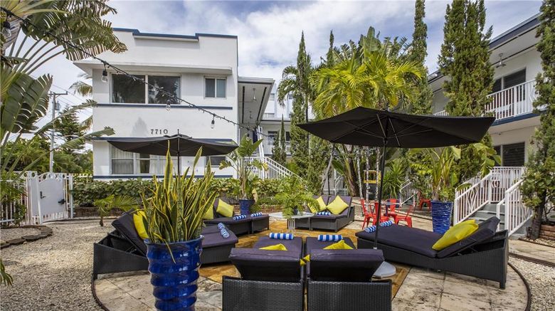 <b>Beachside Apartment Hotel Lobby</b>. Images powered by <a href="https://iceportal.shijigroup.com/" title="IcePortal" target="_blank">IcePortal</a>.