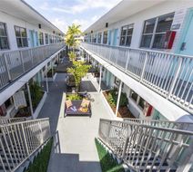 Seaside Apartment Hotel Exterior