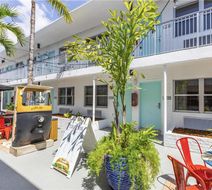 Seaside Apartment Hotel Exterior