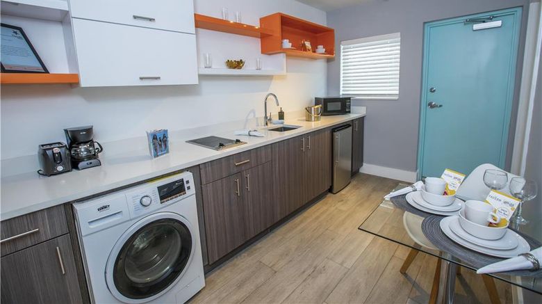 <b>Seaside Apartment Hotel Suite</b>. Images powered by <a href="https://iceportal.shijigroup.com/" title="IcePortal" target="_blank">IcePortal</a>.